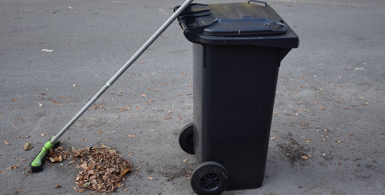 Rolcontainer bij vandalisme: wanneer kies je een vandalencontainer?